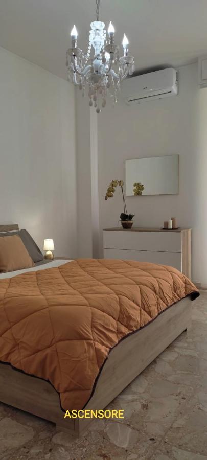 Appartamento Delizioso Con Terrazzo In Centro-Delicious Apartment With Terrace 圣雷默 外观 照片